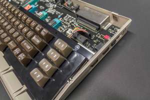 Flanschkopfschraube rechts