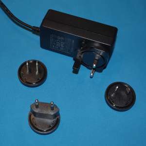 CA-PSU mit internationalen Adaptern